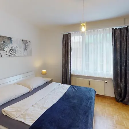 Unique Serviced Living @ airport Line Colmarer Appartamento