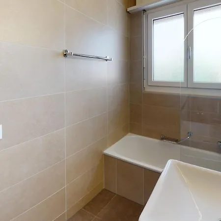 Unique Serviced Living @ airport Line Colmarer *
