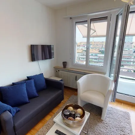 Unique Serviced Living @ airport Line Colmarer * Basel
