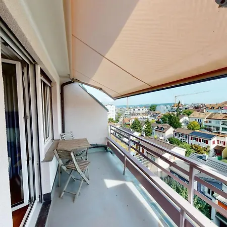 Unique Serviced Living @ airport Line Colmarer
